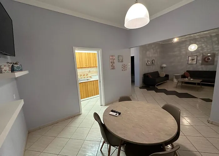 Дом отдыха къща с две спални Неа-Перамос